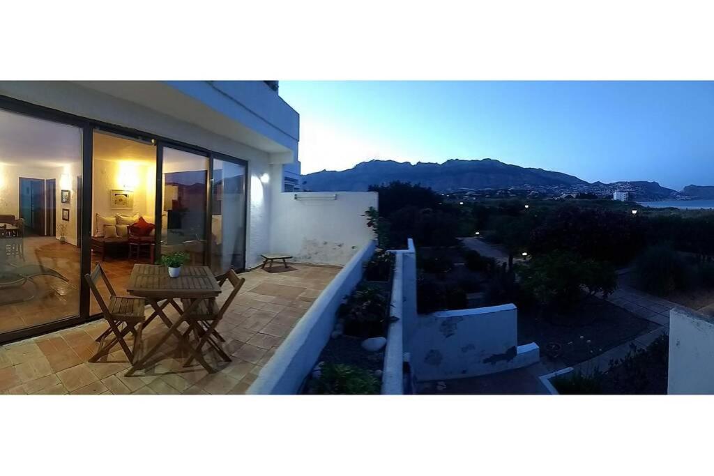 דירות אלתיאה Beachfront Apt! Ac - Pool - Parking מראה חיצוני תמונה
