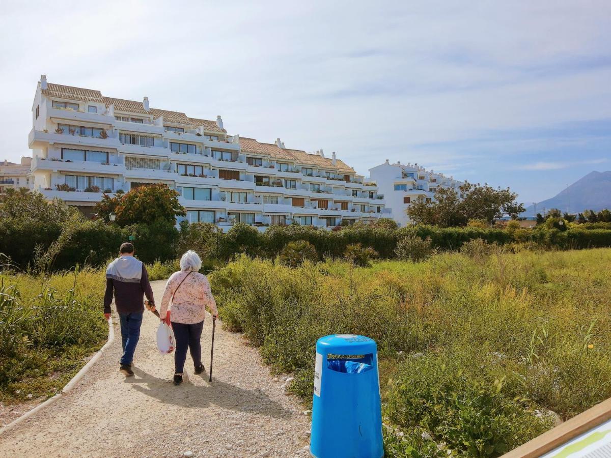 דירות אלתיאה Beachfront Apt! Ac - Pool - Parking מראה חיצוני תמונה